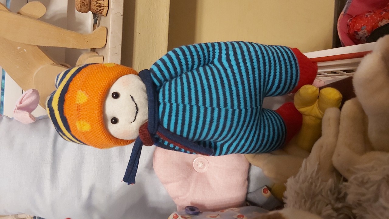 Püppi zum Liebhaben, jedes ein Unikat, entstanden aus Wollsöckchen!