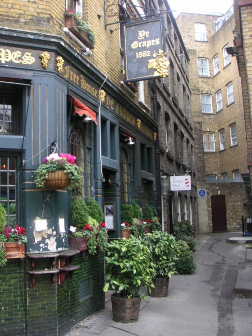 De Crapes Pub, einer von sehr vielen sehenswerten Pubs hier in London!