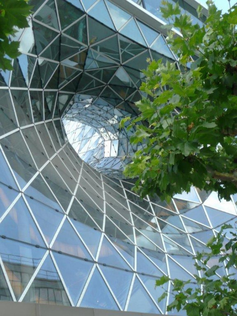 Moderne Glaswand, Einkaufscenter in Frankfurt a.M.